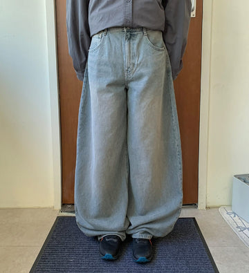 Trad Curved Washed Denim Balloon Wide Pants